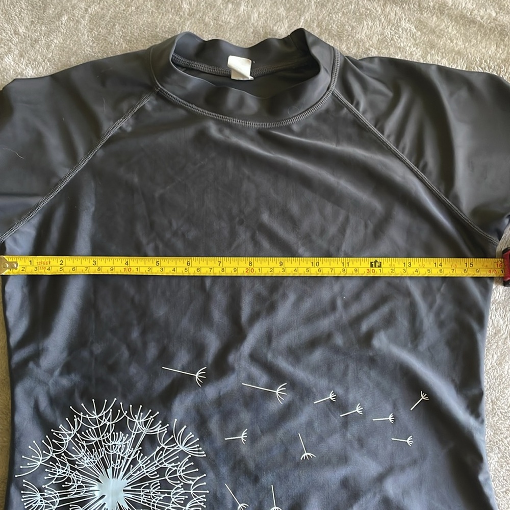 Women’s Rash Guard - Picture 3 of 5